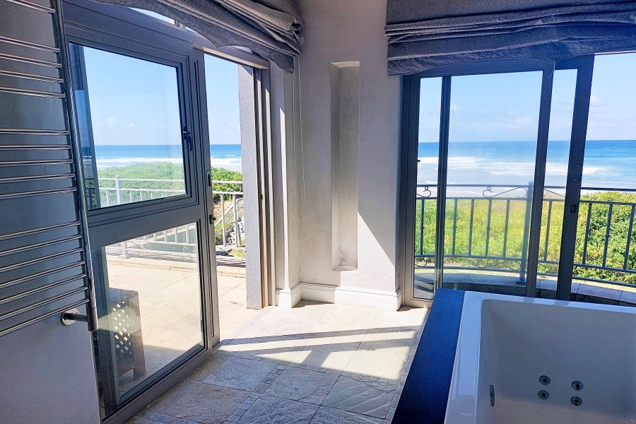 6 Bedroom Property for Sale in Myoli Beach Western Cape